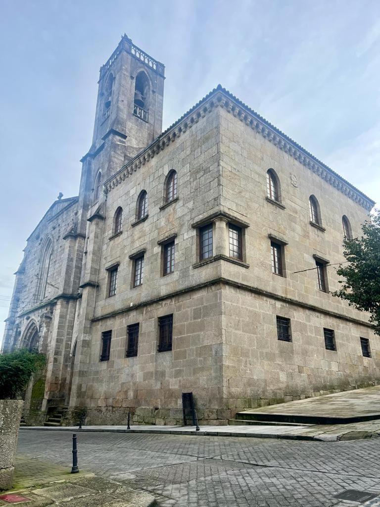 Parada Do Camino De Santiago Betanzos Exterior photo